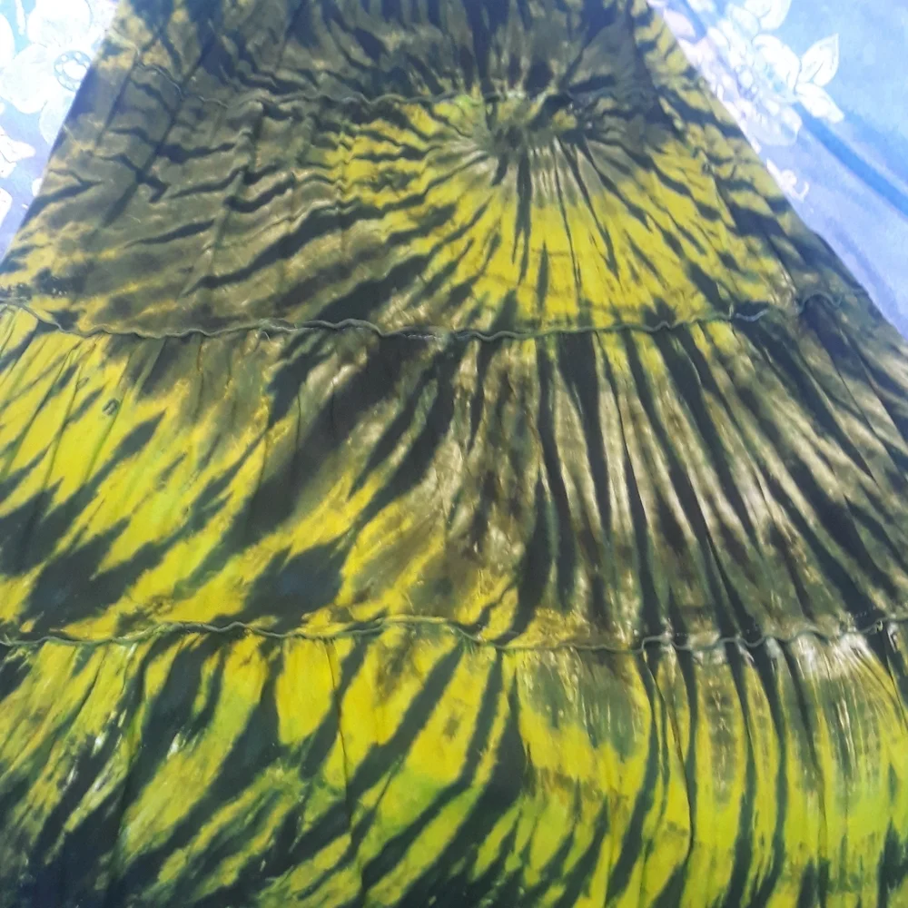 green tie dye maxi skirt - Picture 2 of 2
